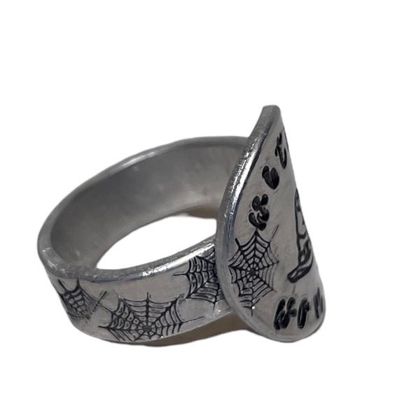 Handmade 9 stamped Witchy Woman‎ adjustable hypoallergenic medallion ring - Picture 6 of 8